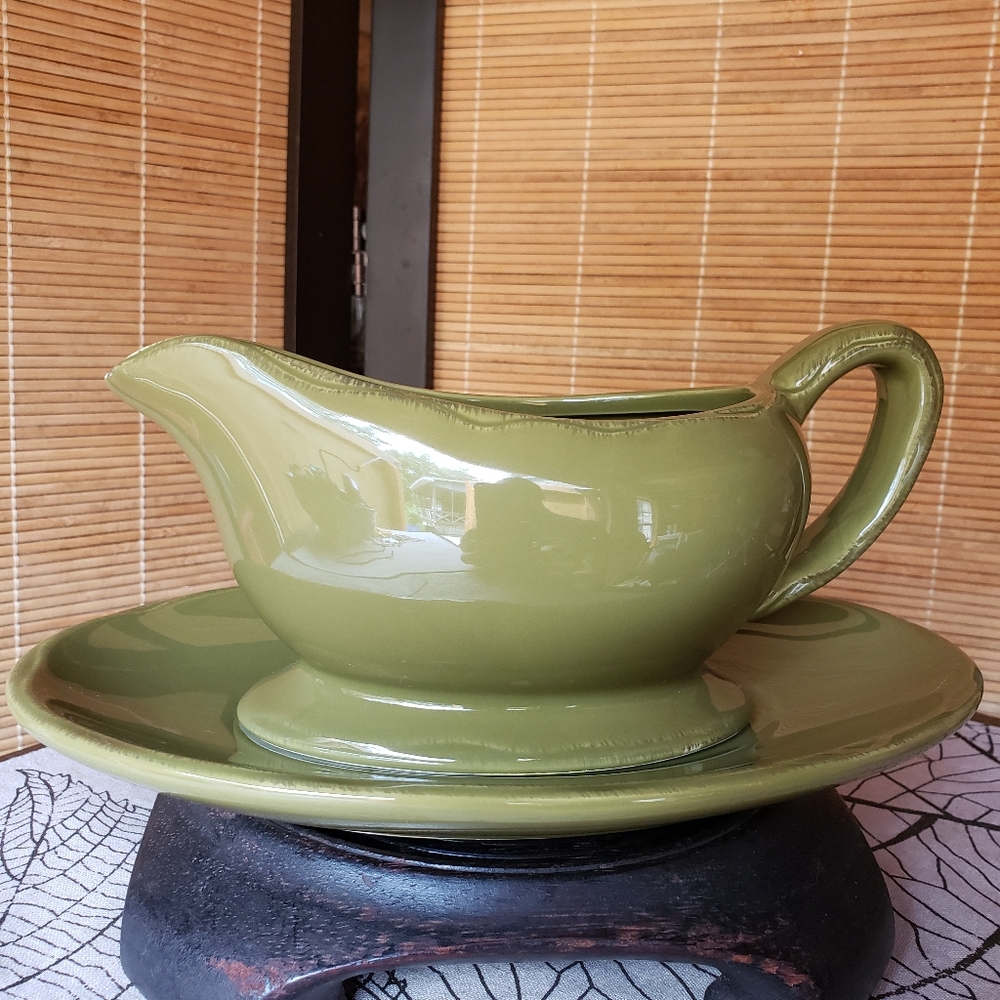 Gravy boat and plate Better Homes and Gardens